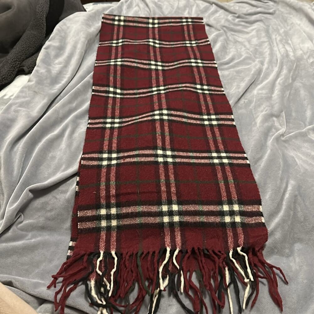 BURBERRY Lambs Wool SCARF - Picture 4 of 7